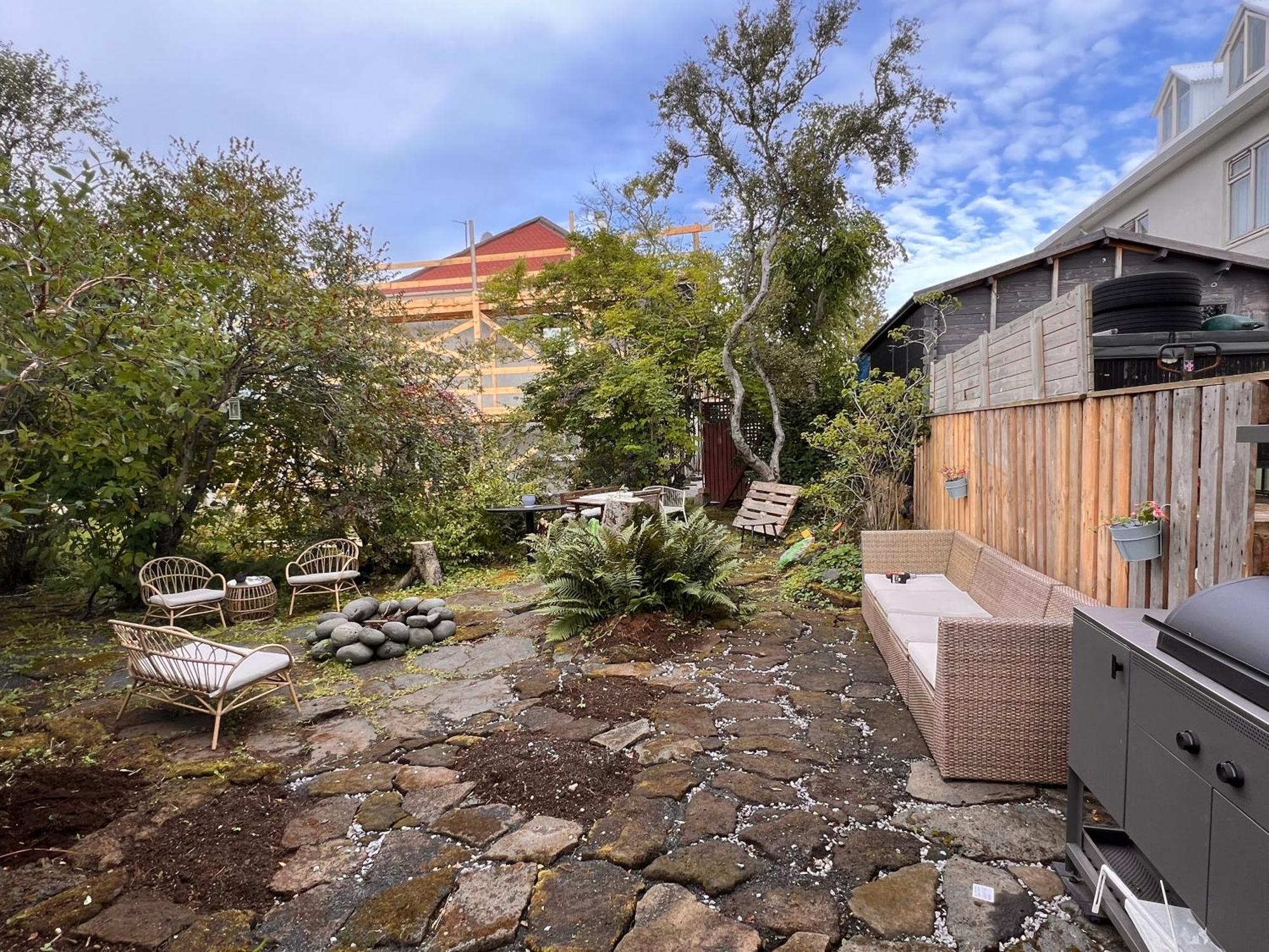 Casa Disa - Dreams, A Boutique Guesthouse In Reykjavik City'S Central Park And Botanical Garden In Laugardalur, Hot-Spring-Valley Bagian luar foto